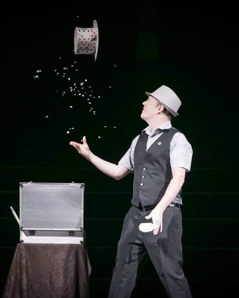 Magician to hire with act